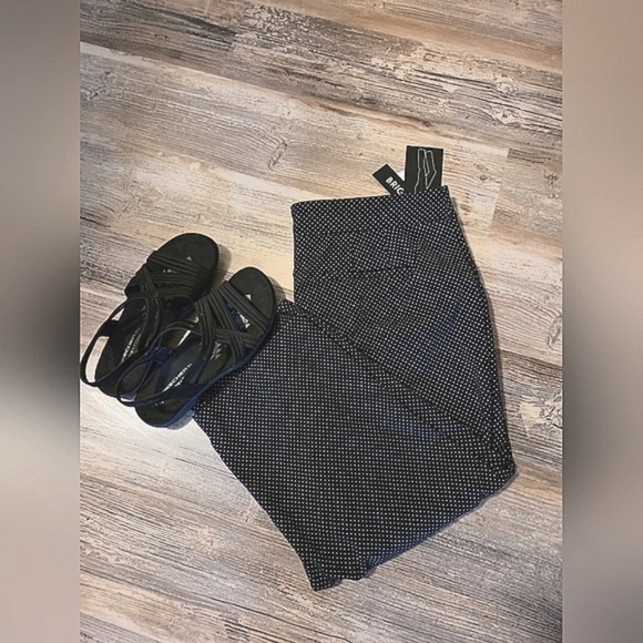 Capri's - Picture 5 of 6